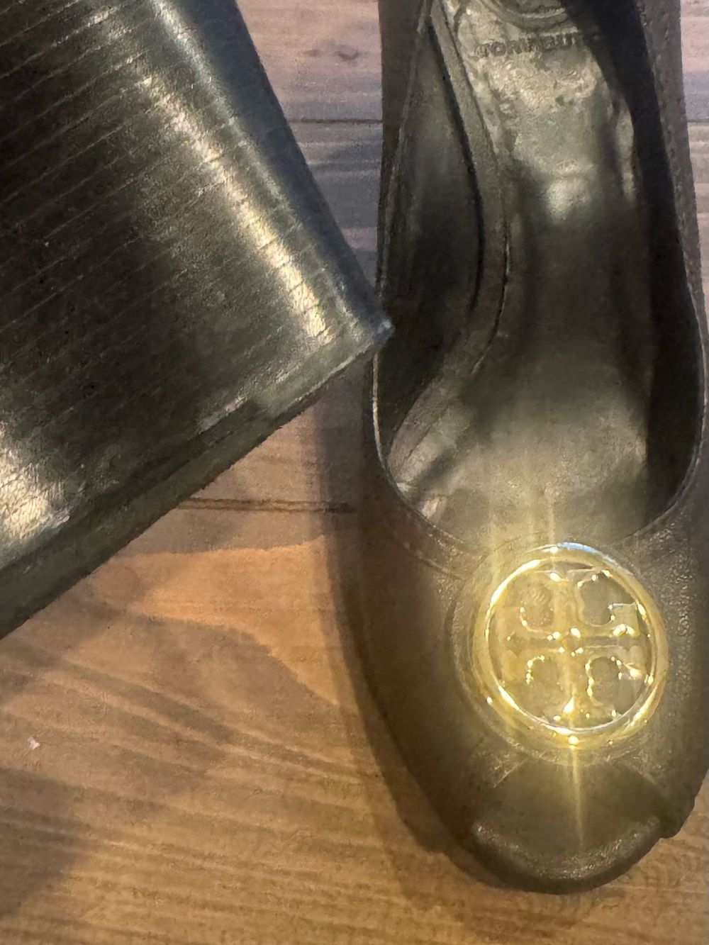 Tory Burch Wedge Heels 9.5M Black Leather - Picture 16 of 16